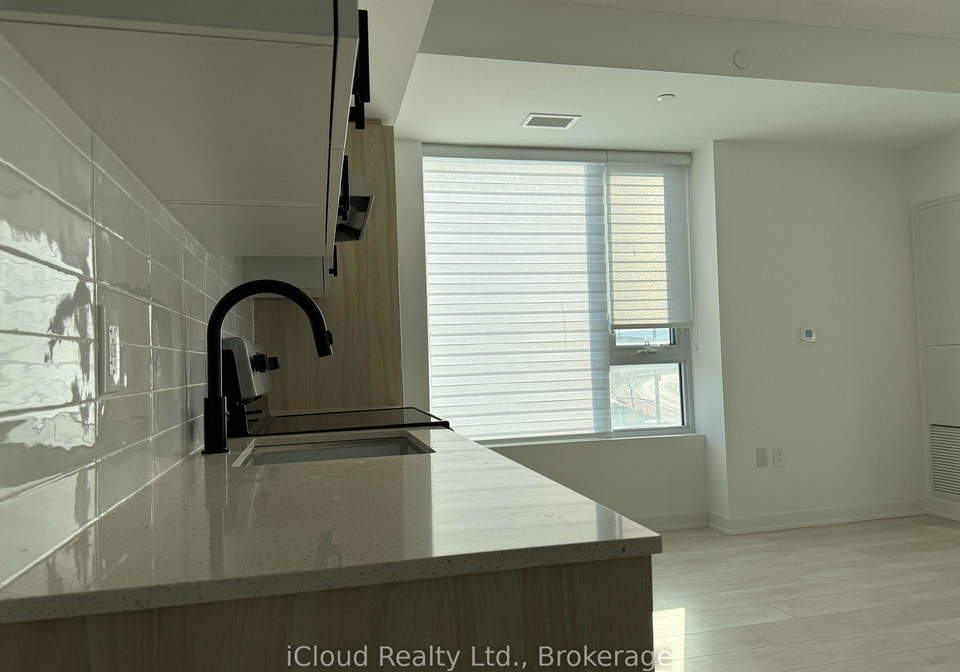 4878-powers-common-burlington-ontario-w13136472