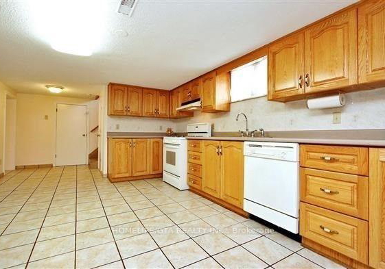 31-dorking-crescent-york-ontario-w13136634