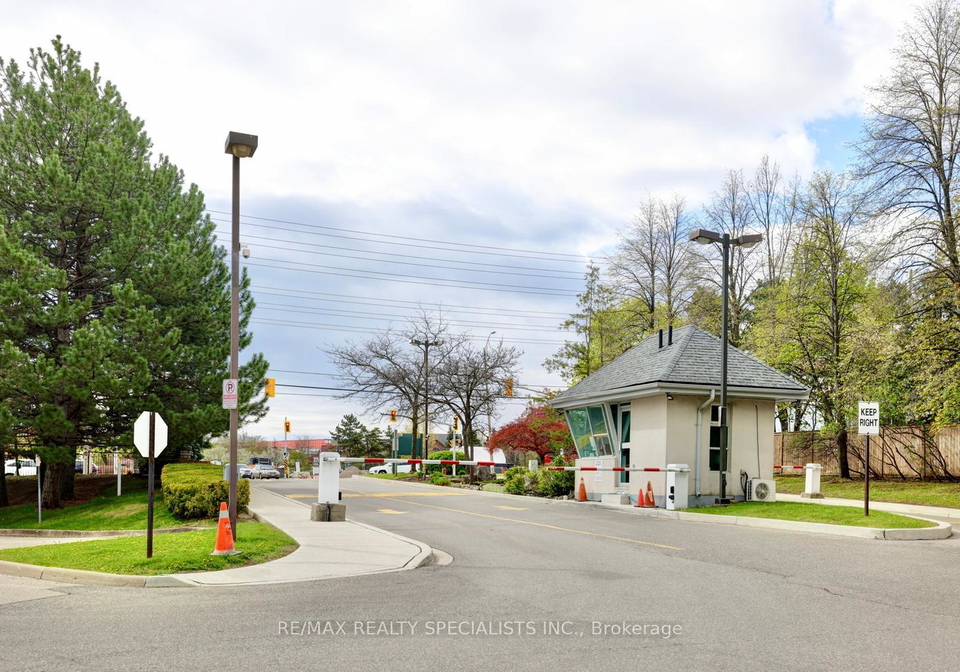 2177-burnhamthorpe-road-w-mississauga-ontario-w13136702