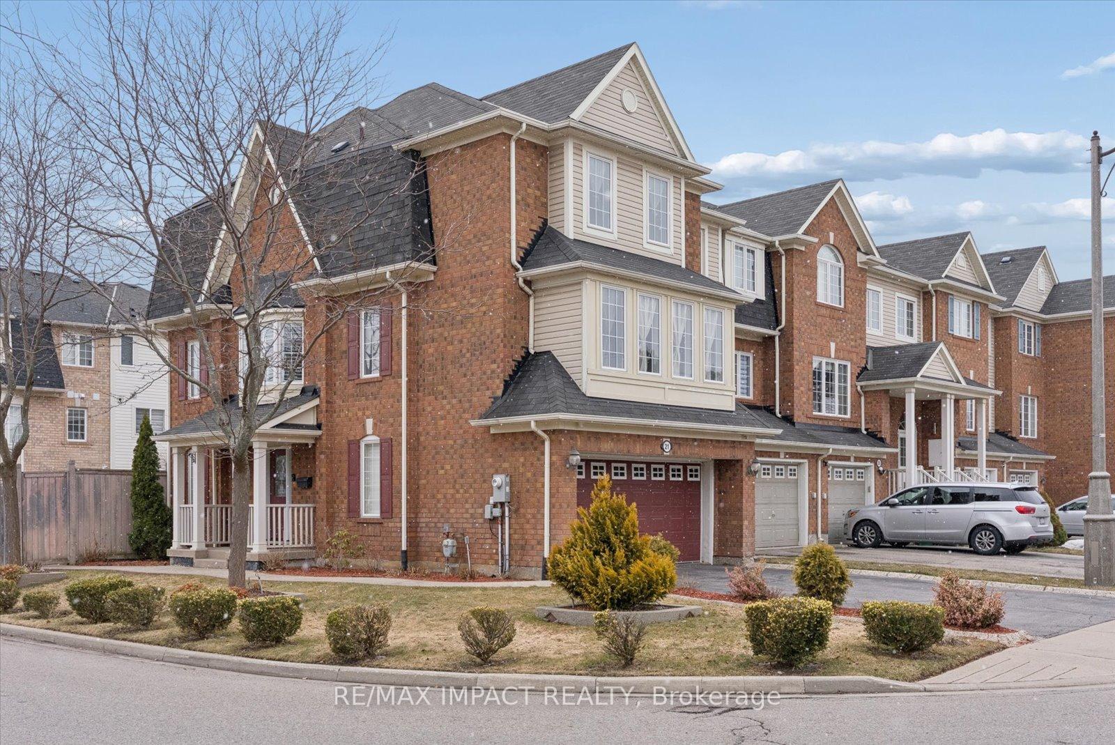 21-decker-hollow-circle-brampton-ontario-w13136774