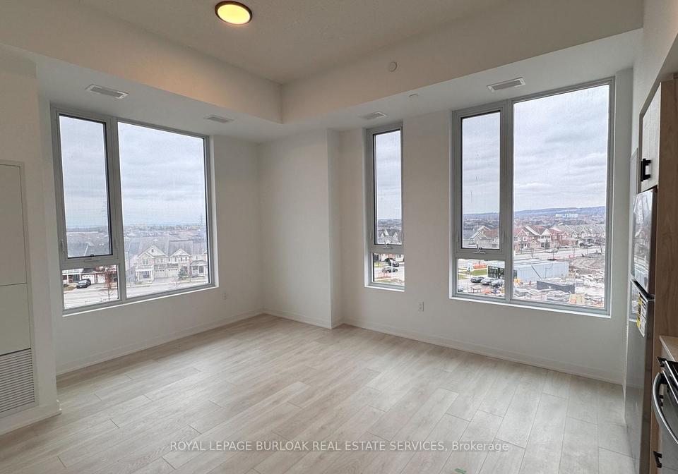 4878-powers-common-burlington-ontario-w13136790