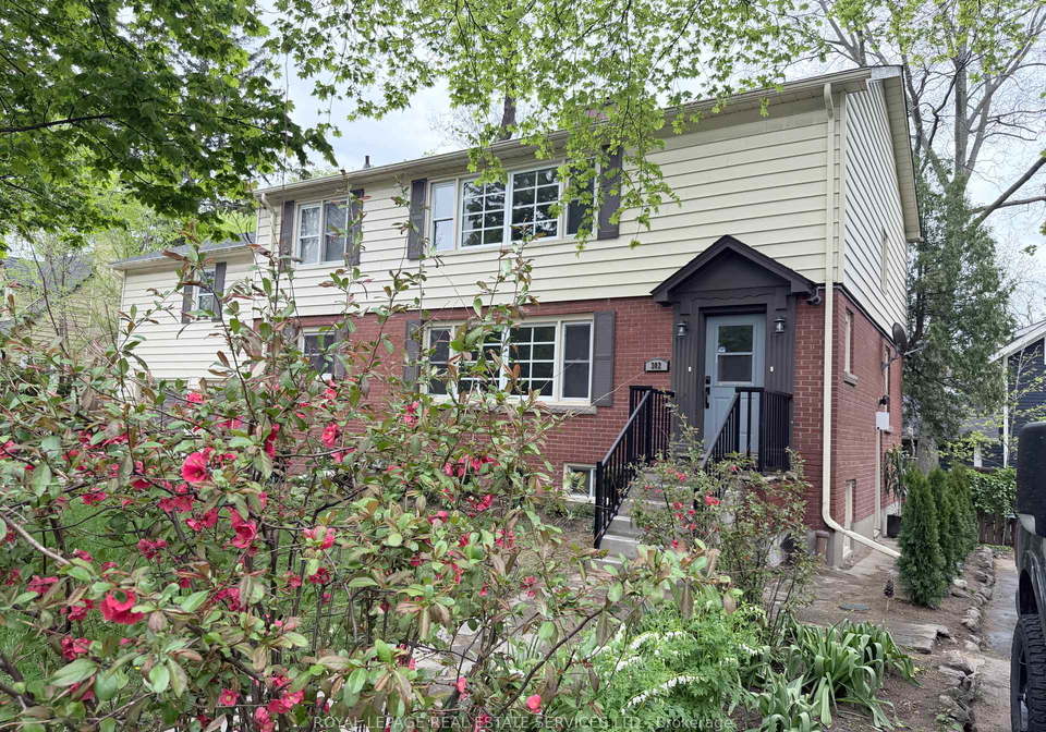 302-maple-avenue-oakville-ontario-w13136912