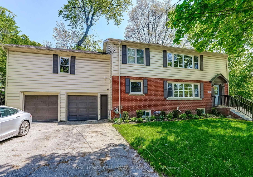 302-maple-avenue-oakville-ontario-w13136912
