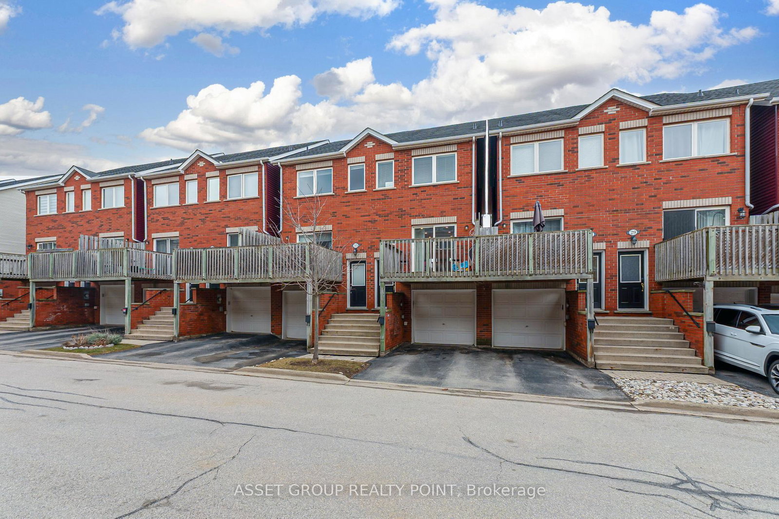 1751-lampman-avenue-burlington-ontario-w13136934