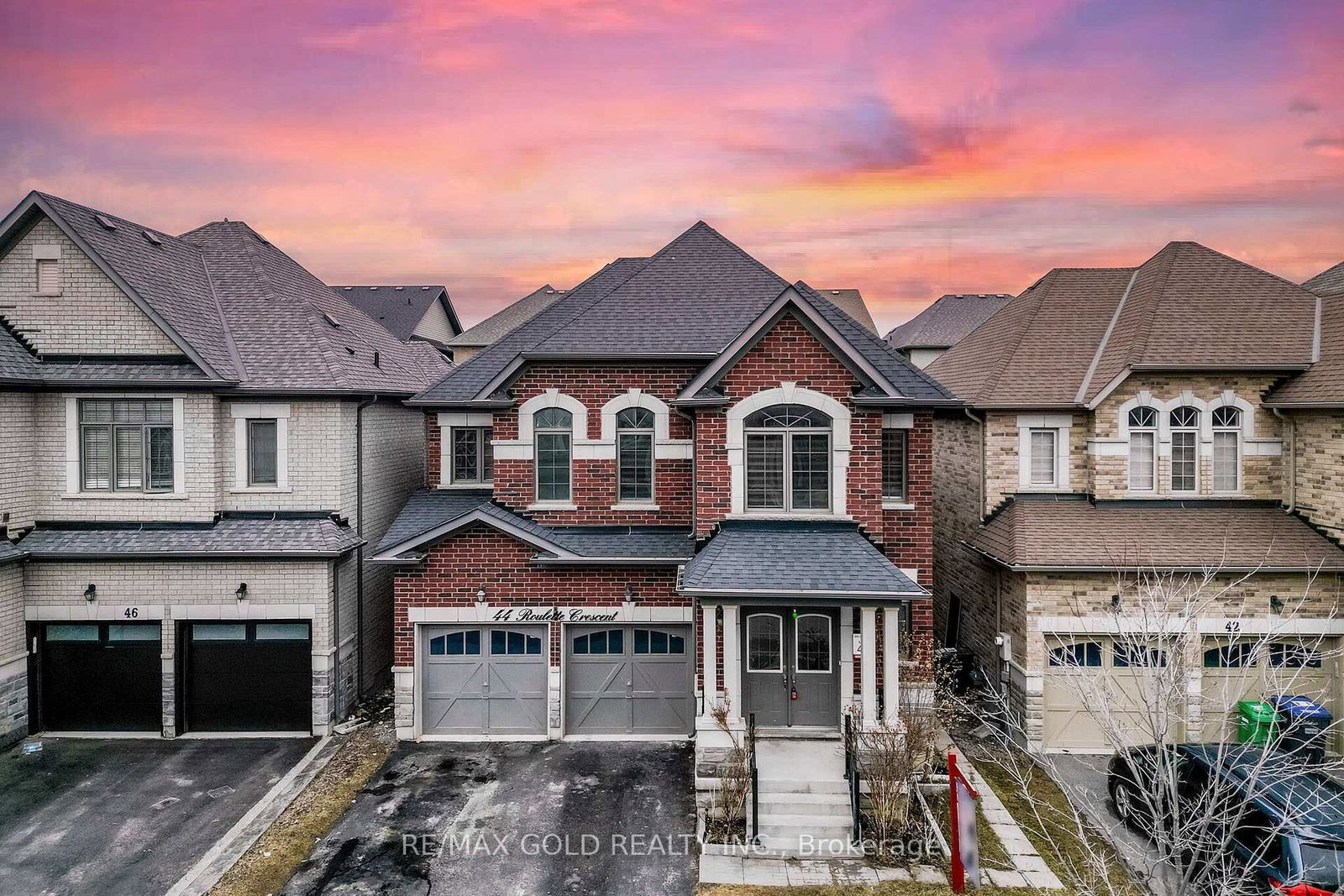 44-roulette-crescent-brampton-ontario-w13137092