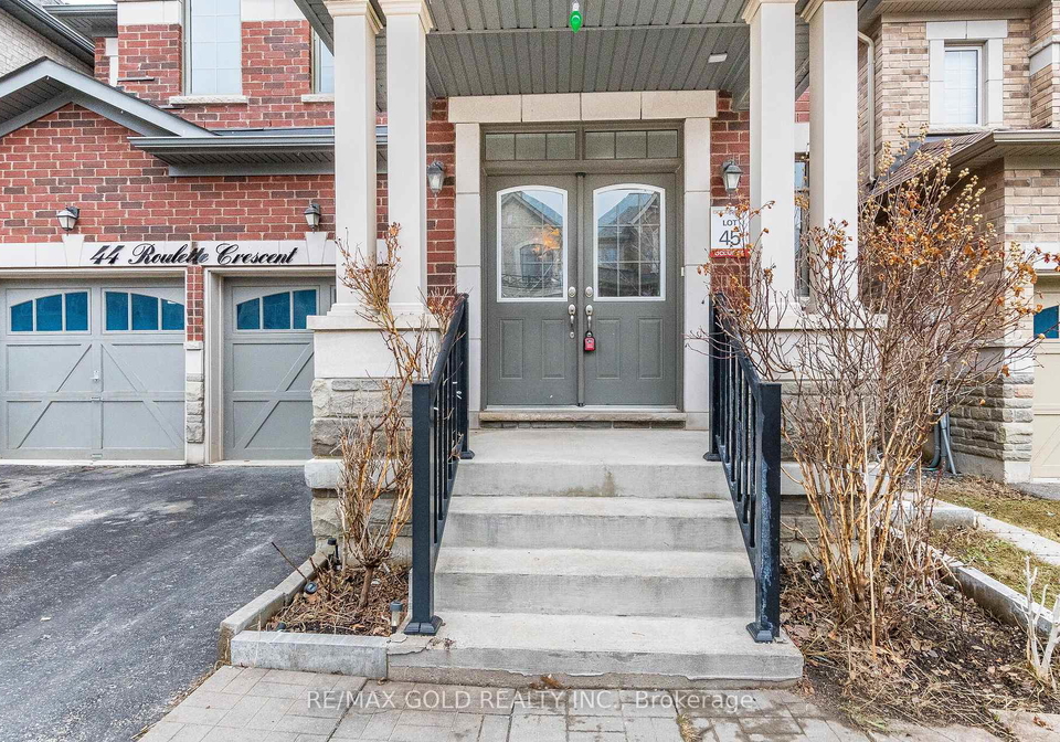 44-roulette-crescent-brampton-ontario-w13137092