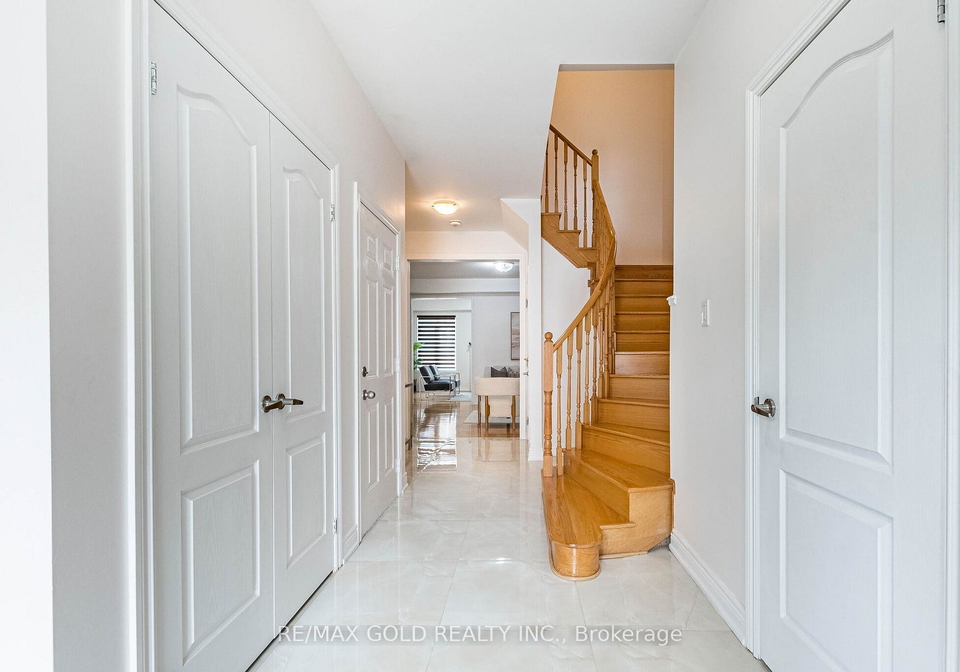 44-roulette-crescent-brampton-ontario-w13137092