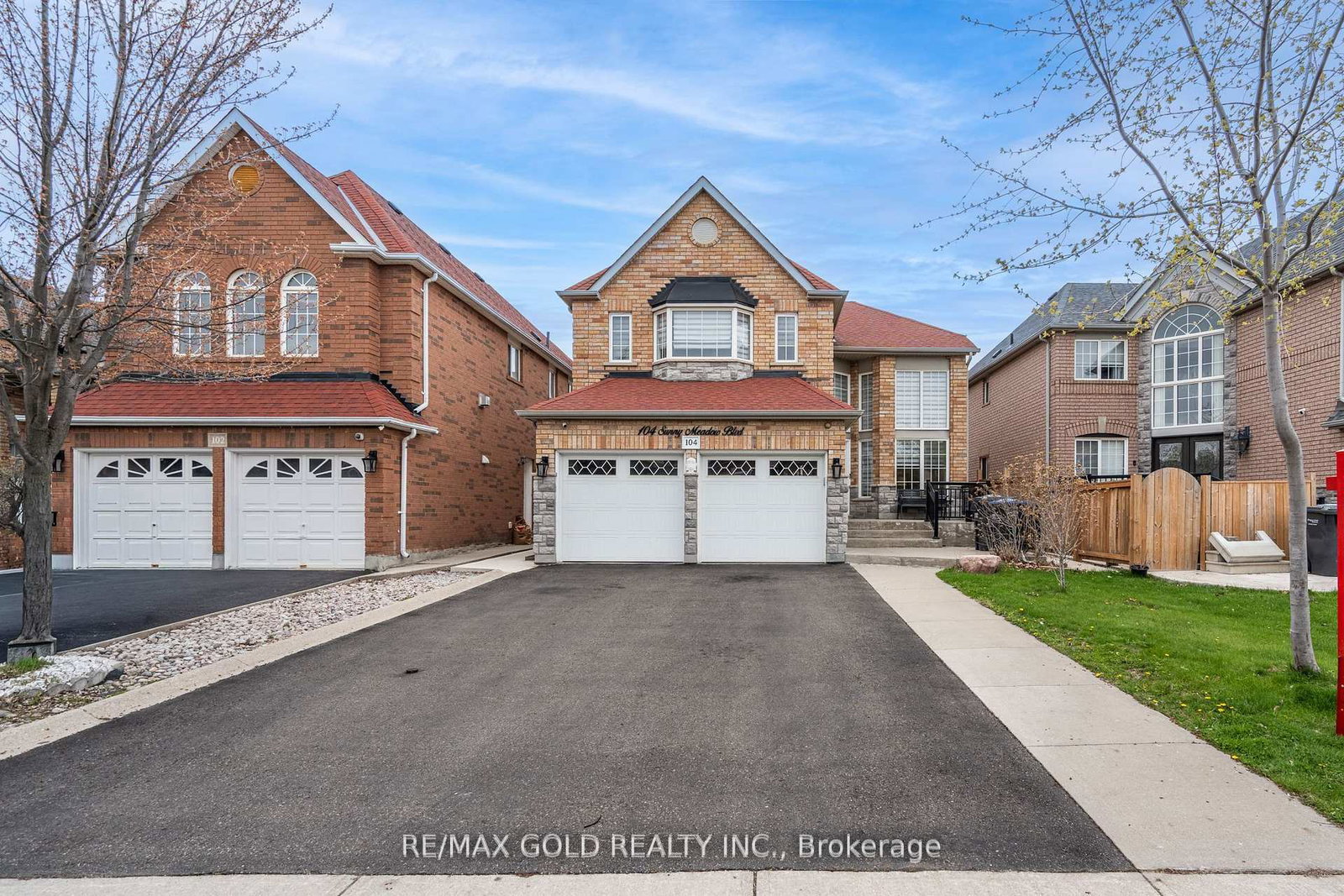 104-sunny-meadow-boulevard-brampton-ontario-w13137236