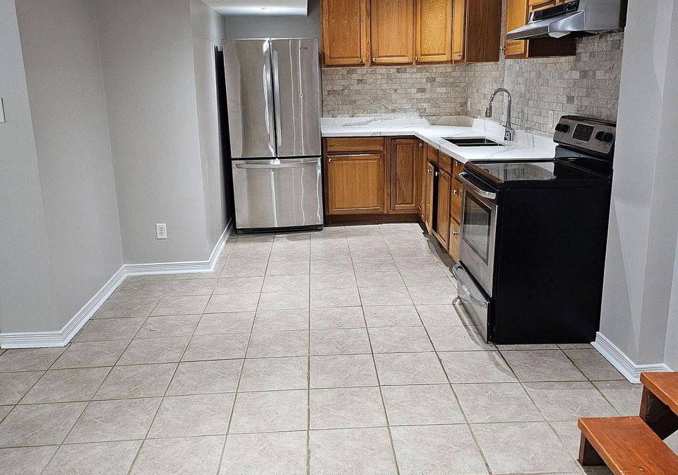 345-queen-mary-drive-brampton-ontario-w13137280