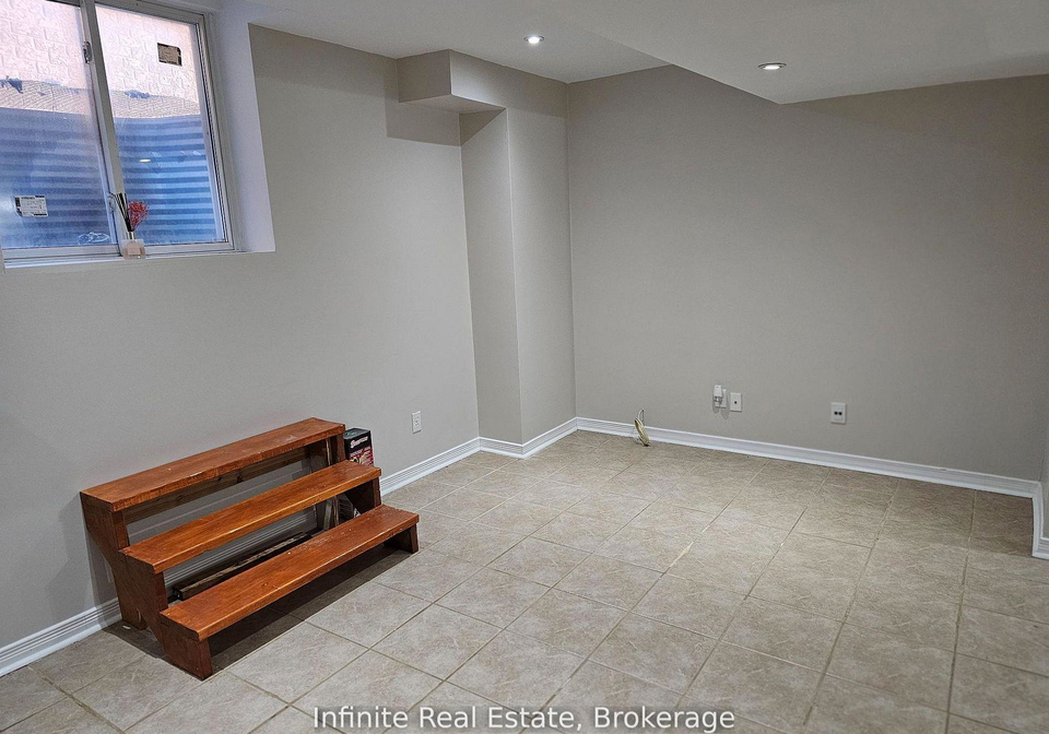 345-queen-mary-drive-brampton-ontario-w13137280