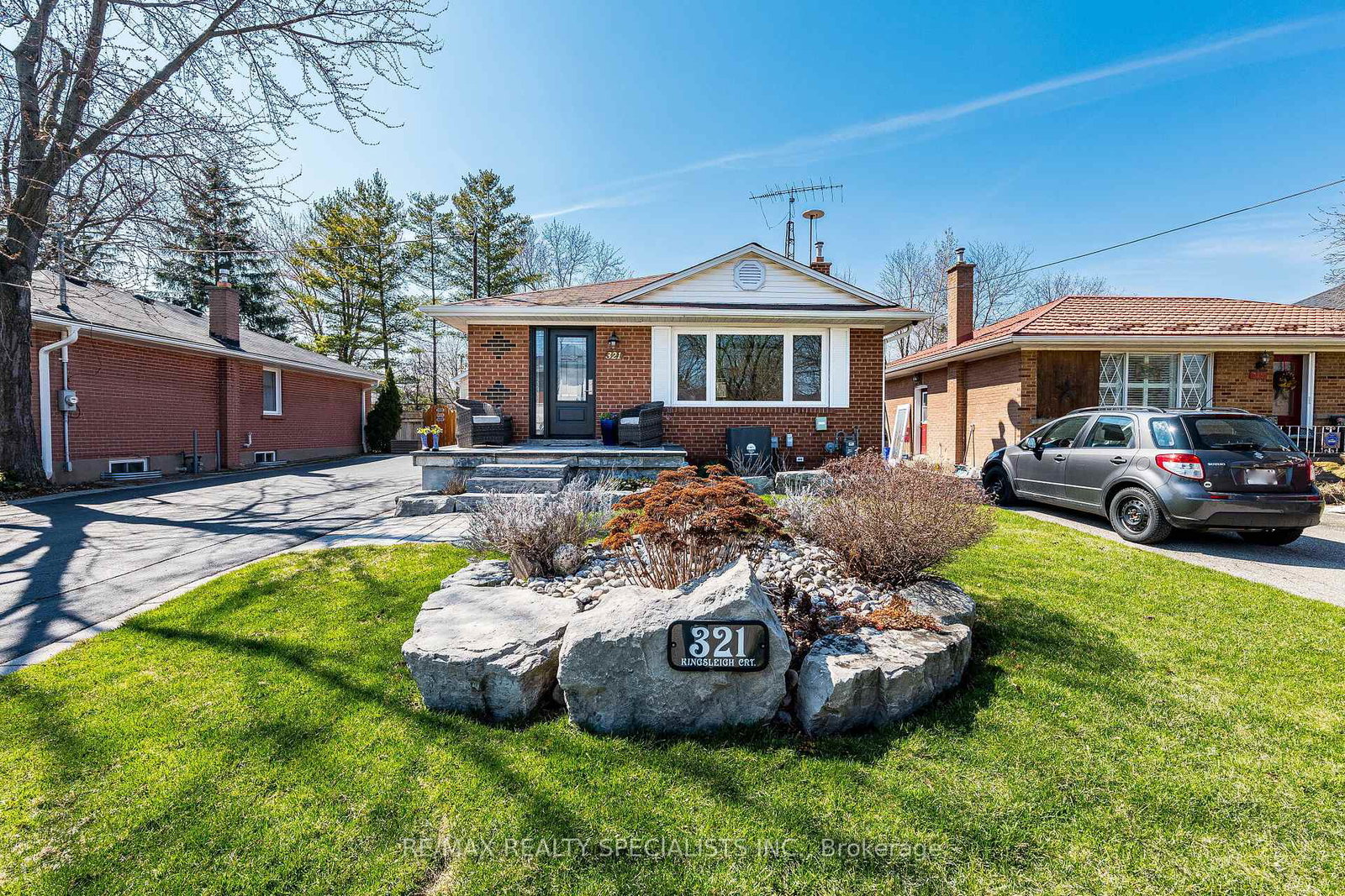 321-kingsleigh-court-milton-ontario-w13137324
