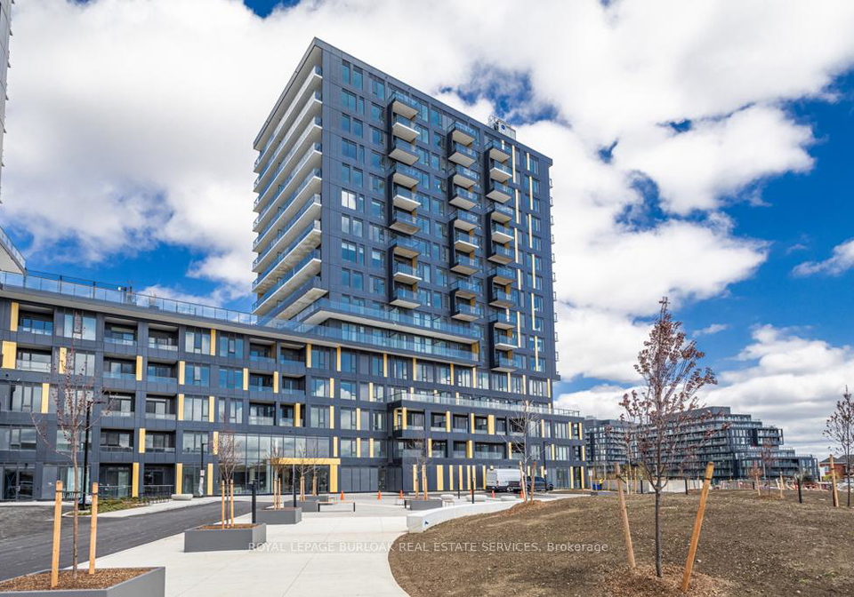 4878-powers-common-burlington-ontario-w13137354