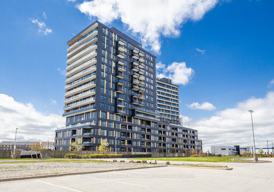 4878-powers-common-burlington-ontario-w13137354