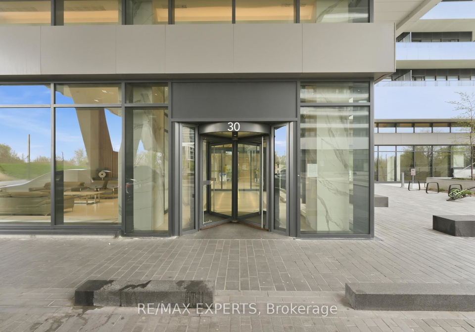 30-shore-breeze-drive-etobicoke-ontario-w13137404