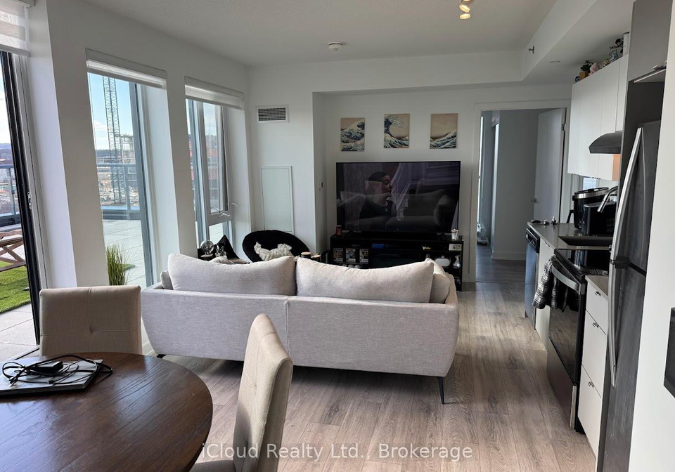 3210-dakota-common-burlington-ontario-w13137494