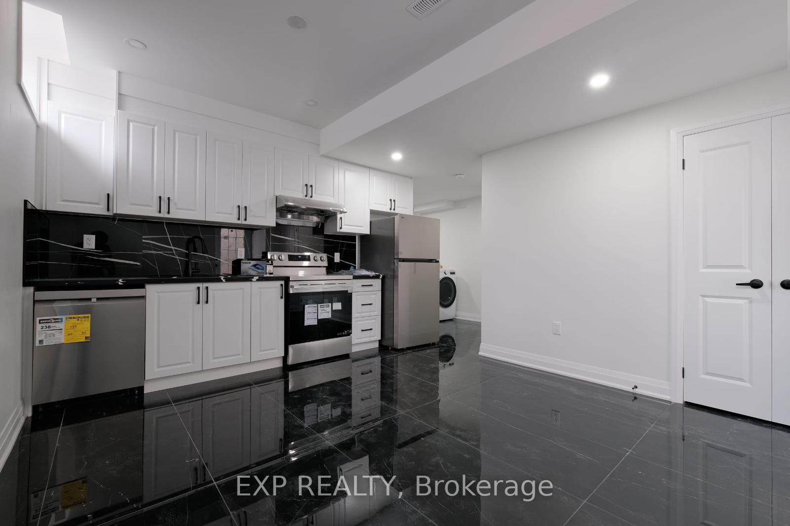 28-elverton-crescent-brampton-ontario-w13137686