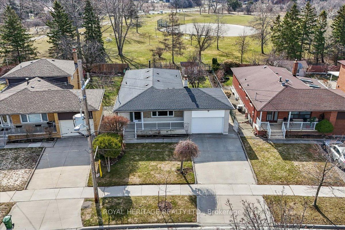 297-driftwood-avenue-york-ontario-w13137788