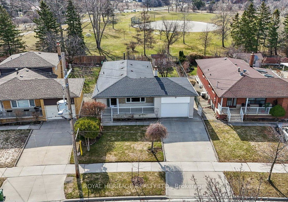 297-driftwood-avenue-york-ontario-w13137788