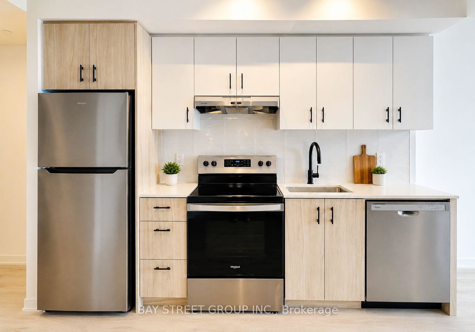 4878-powers-common-burlington-ontario-w13137912