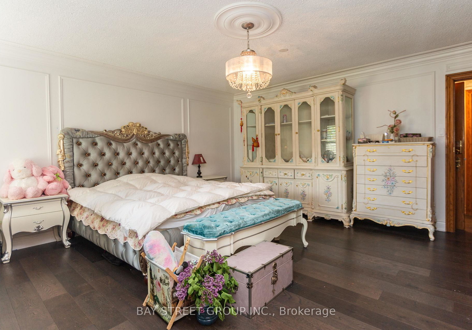 4395-4-side-road-burlington-ontario-w13137938