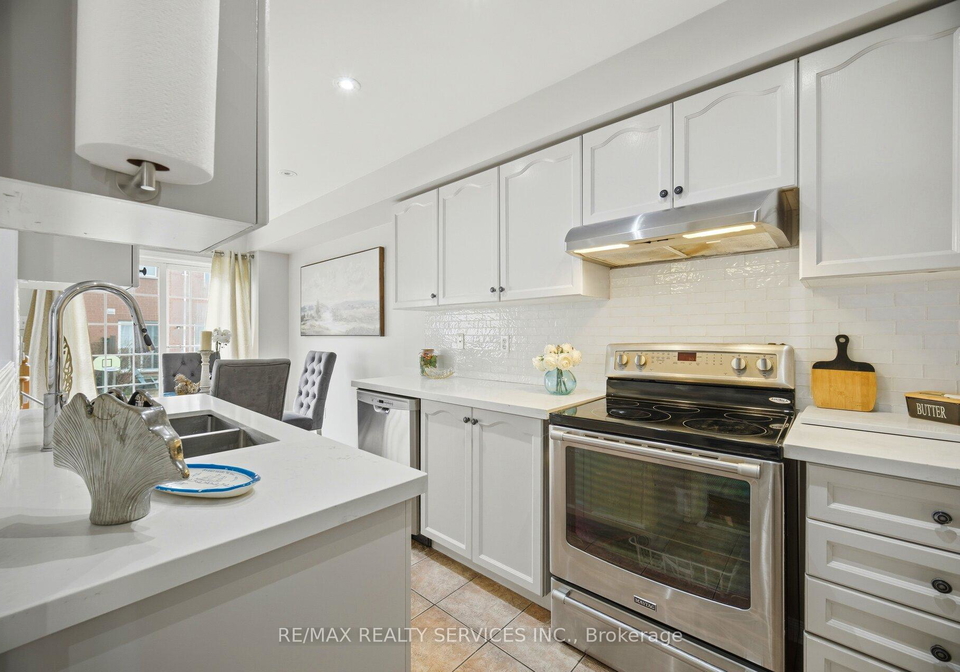 525-novo-star-drive-mississauga-ontario-w13138228