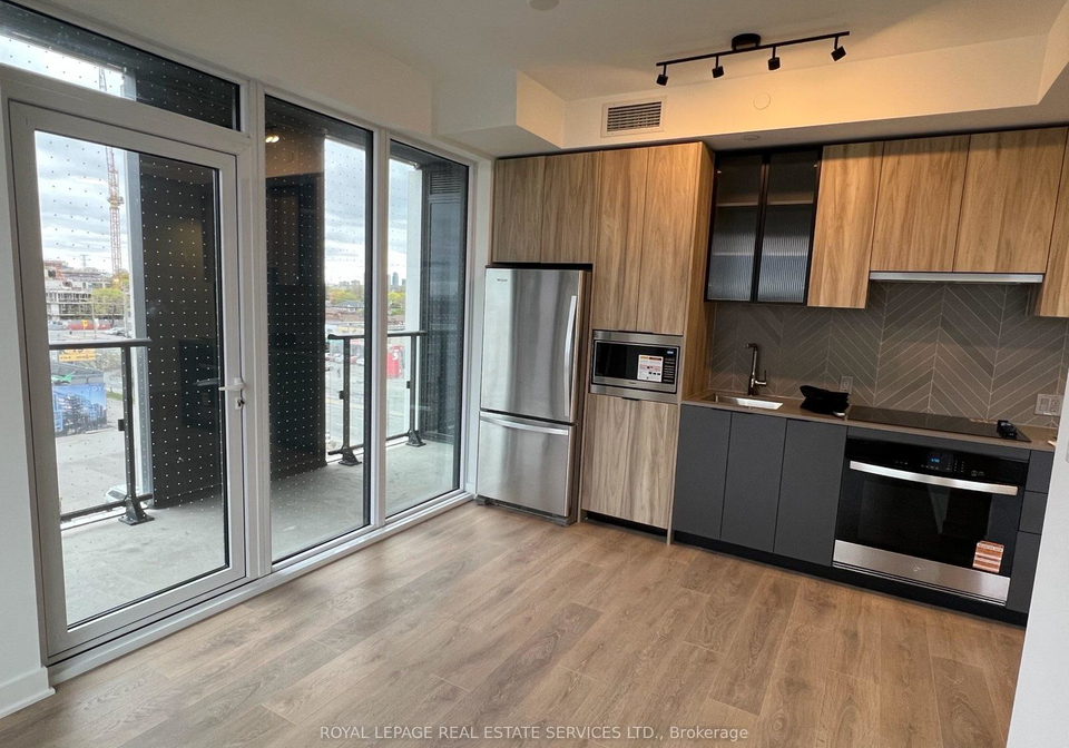1037-the-queensway-etobicoke-ontario-w13138292