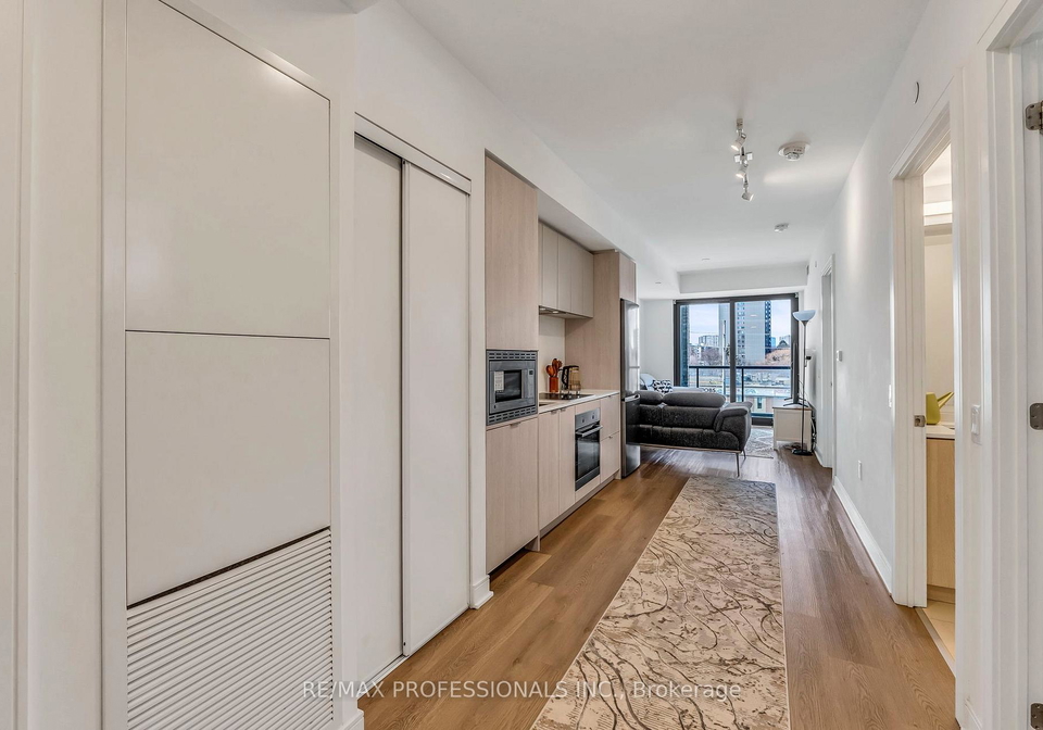 86-dundas-street-e-mississauga-ontario-w13138550