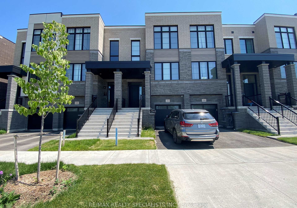 1458-yellow-rose-circle-oakville-ontario-w13138694