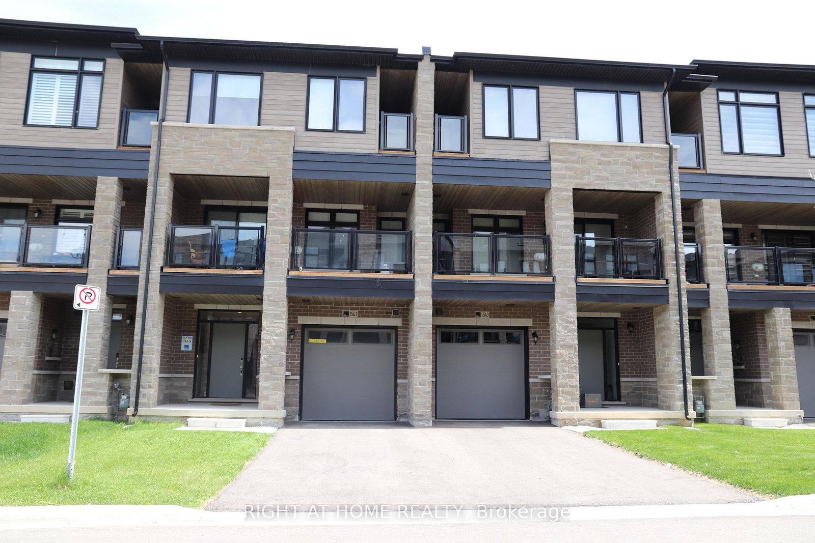 1541-hilson-heights-milton-ontario-w13138714