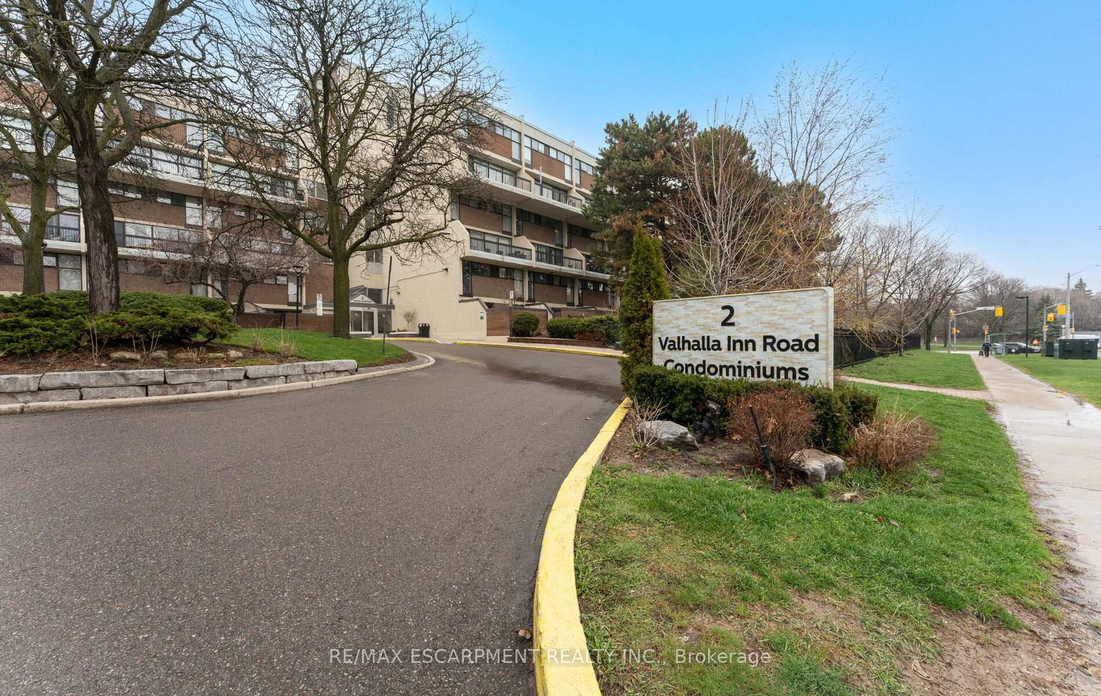 2-valhalla-inn-road-etobicoke-ontario-w13138774