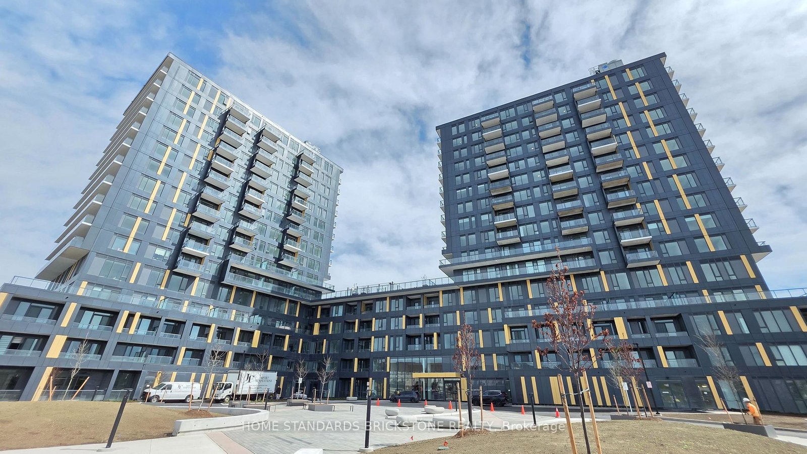 4878-powers-common-burlington-ontario-w13138782