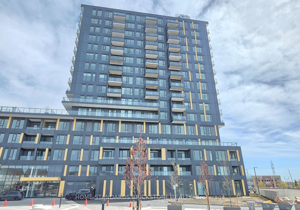 4878-powers-common-burlington-ontario-w13138782