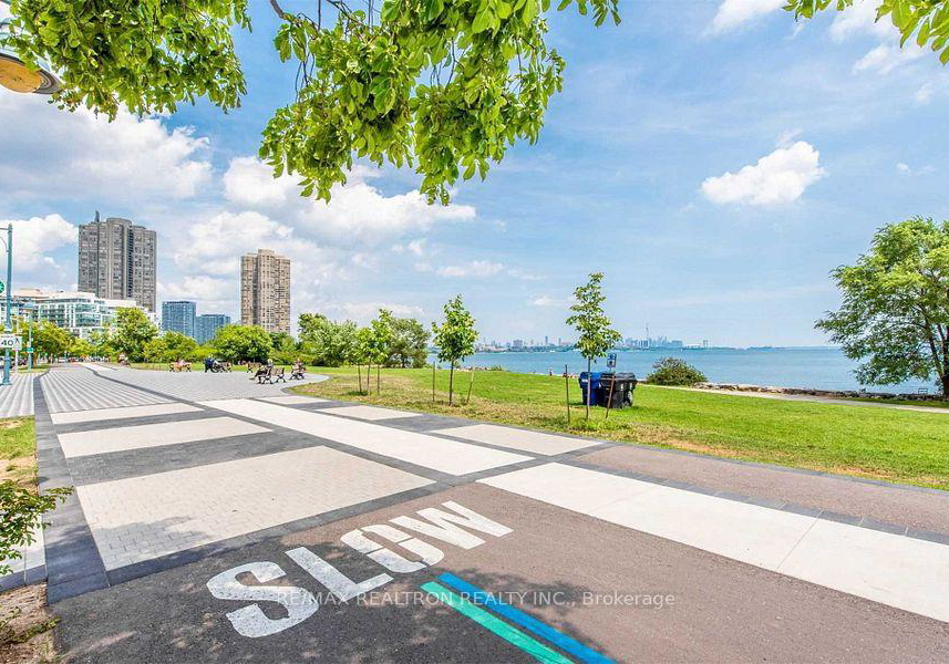 2111-lake-shore-boulevard-w-etobicoke-ontario-w13138788