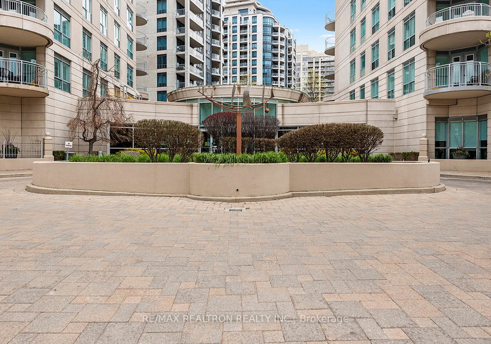 2111-lake-shore-boulevard-w-etobicoke-ontario-w13138788
