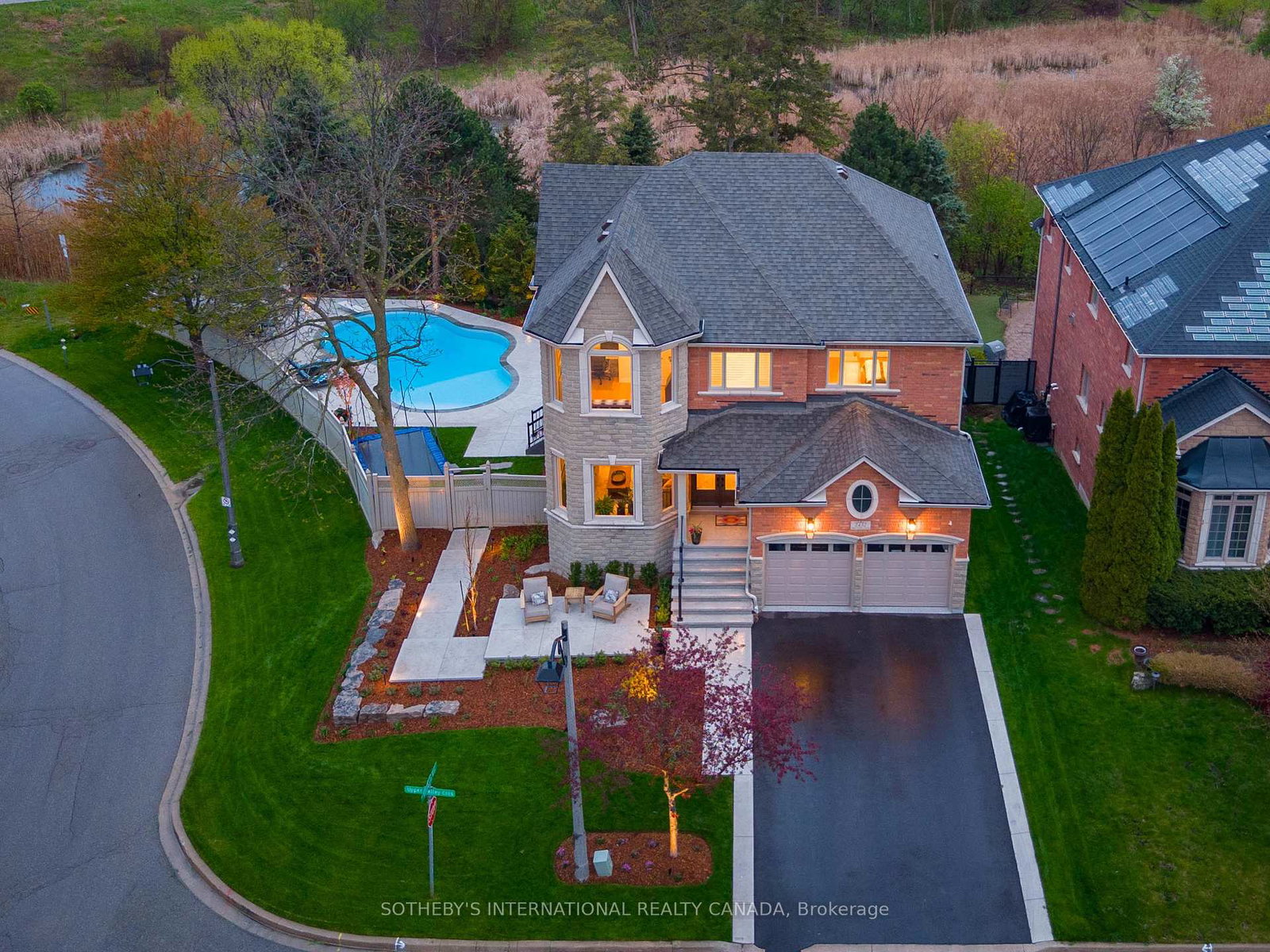 2432-upper-valley-crescent-oakville-ontario-w13138820