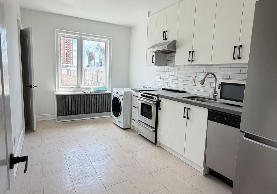 247-belgravia-avenue-north-york-ontario-w13138868