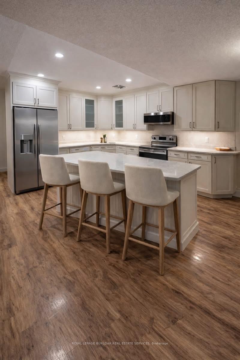 15-elizabeth-street-n-mississauga-ontario-w13138942