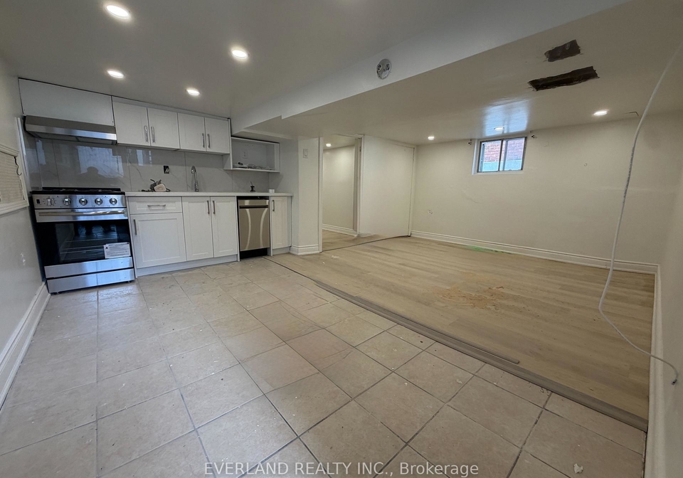 247-belgravia-avenue-north-york-ontario-w13138996