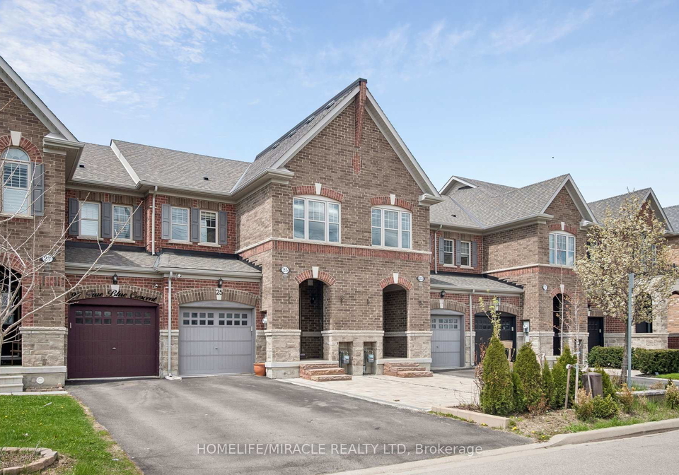 25-true-blue-crescent-caledon-ontario-w13139036