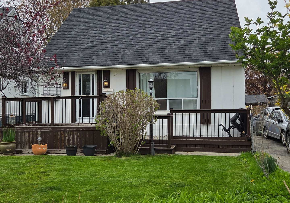 24-densmore-avenue-etobicoke-ontario-w13139066