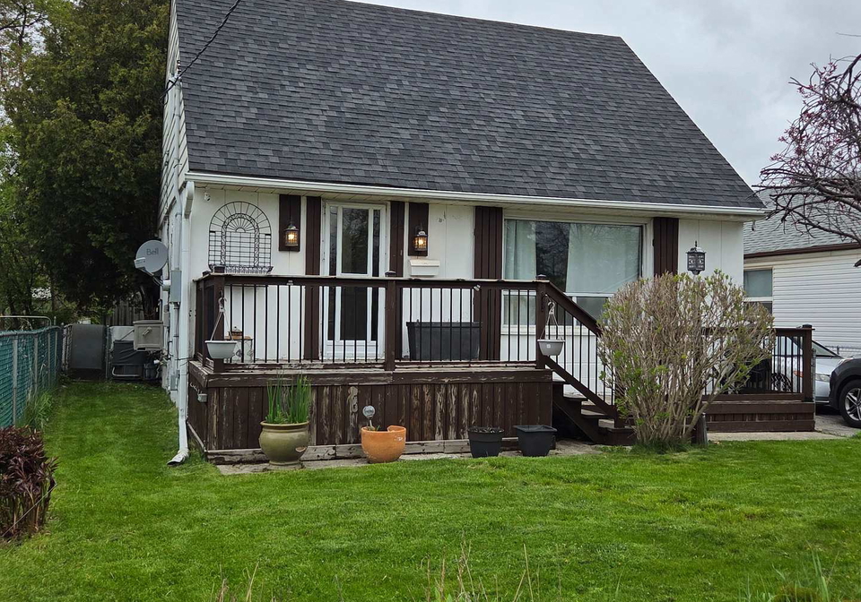 24-densmore-avenue-etobicoke-ontario-w13139066