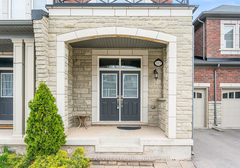 352-leadwood-gate-oakville-ontario-w13139088