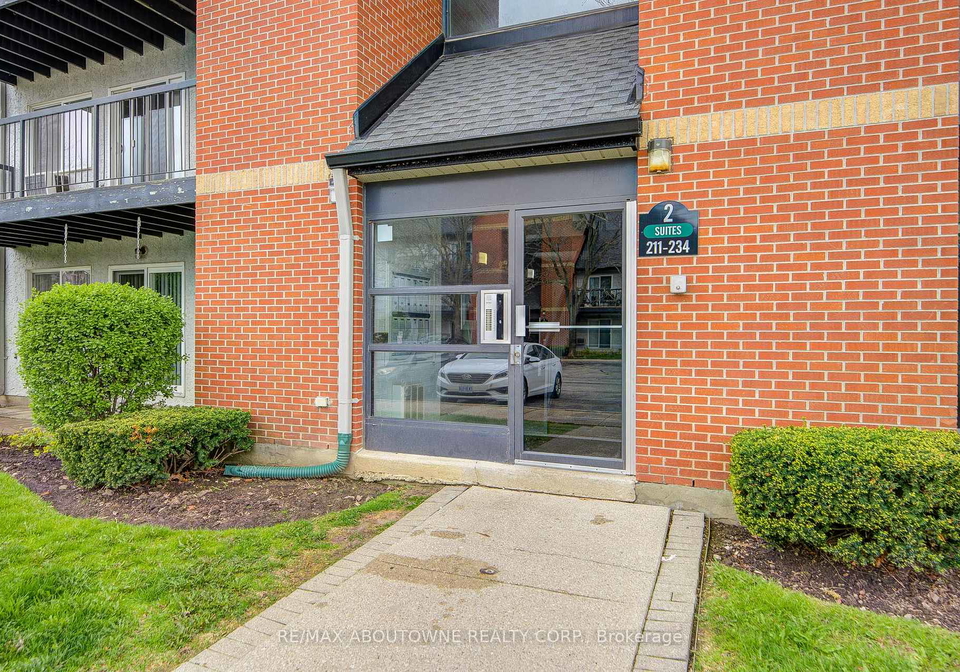 1450-glen-abbey-gate-oakville-ontario-w13139628