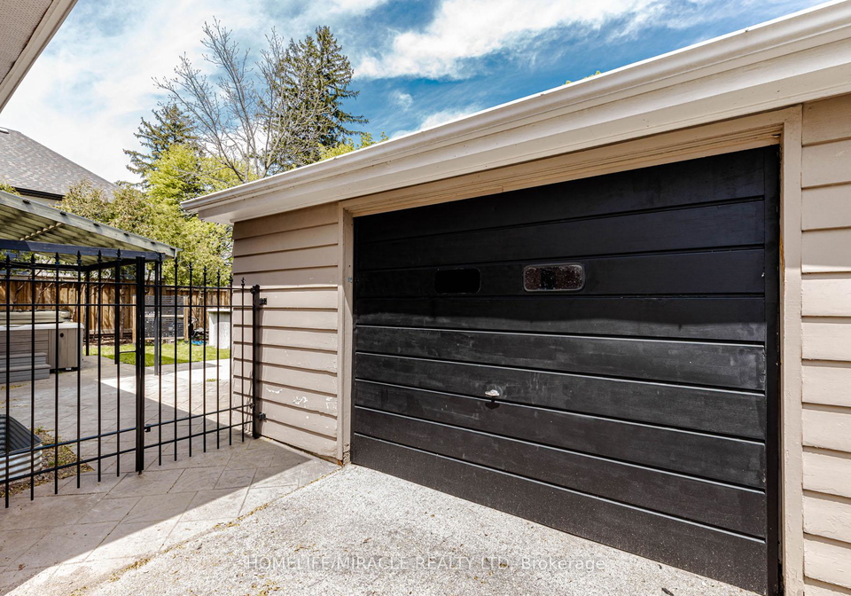 563-taplow-crescent-oakville-ontario-w13139660