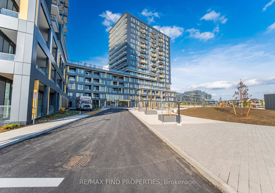 4878-powers-common-burlington-ontario-w13139892