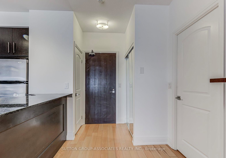 1-de-boers-drive-york-ontario-w13139988