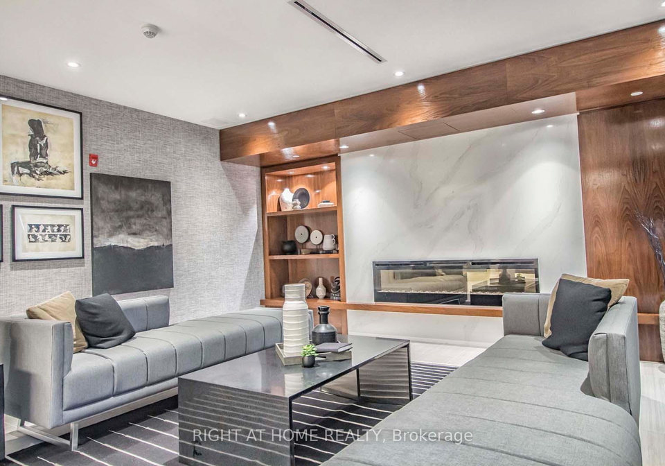 102-grovewood-common-circle-oakville-ontario-w13140308