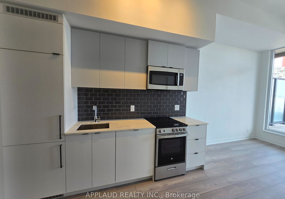 285-dufferin-street-toronto-ontario-w13140326