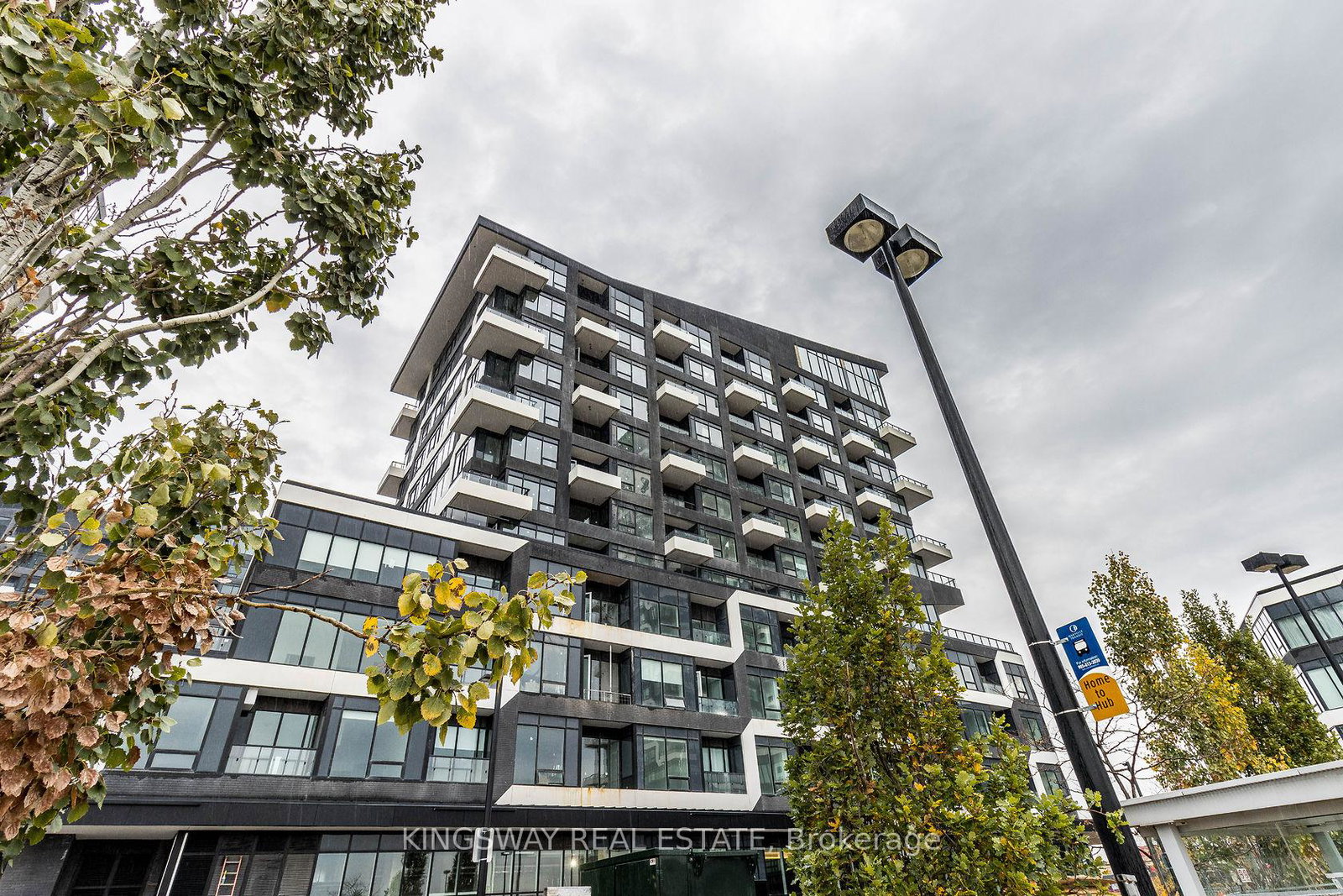 2481-taunton-road-oakville-ontario-w13140440