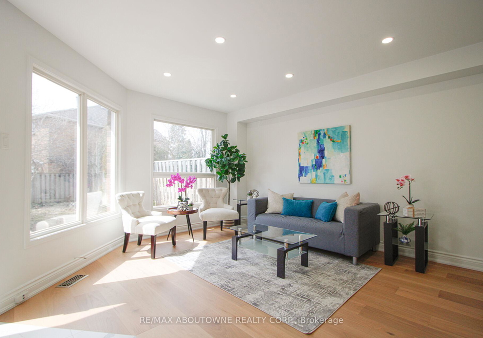 1114-lindsay-drive-oakville-ontario-w13140936